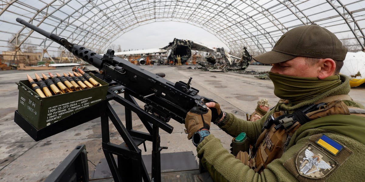 Ukrainians on trucks with guns designed in WWI try to stop Russia drones - Business Insider