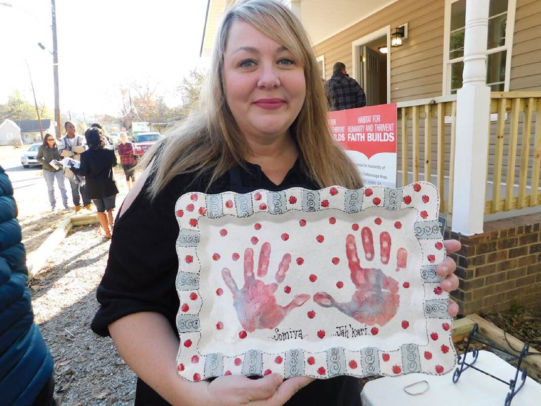 East Brainerd pottery studio helps new Habitat homeowners turn house into home with free, personalized art - Chattanooga Times Free Press