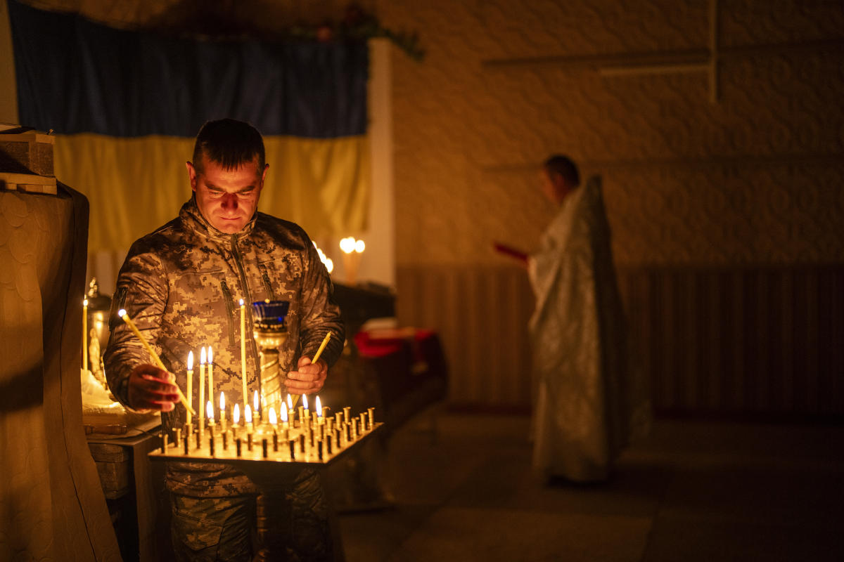 Ukraine marks its third Easter at war under fire from Russian drones - Yahoo! Voices