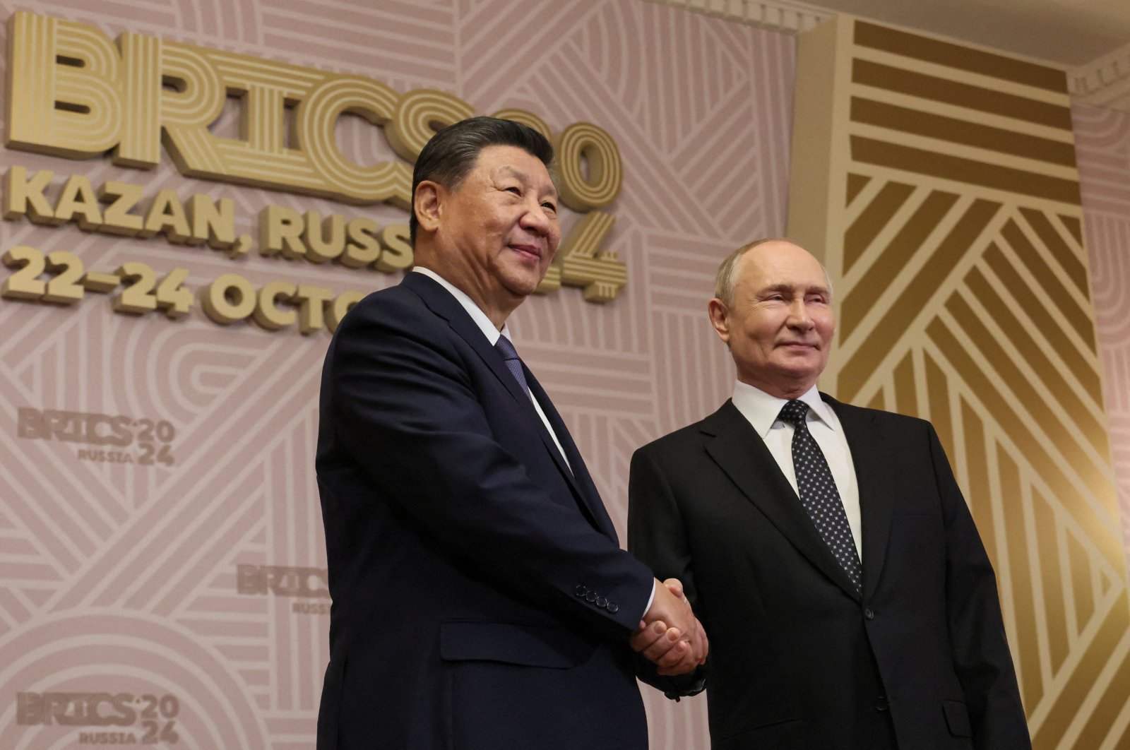 Russia, China vow to boost coordination in global affairs: Putin - Daily Sabah