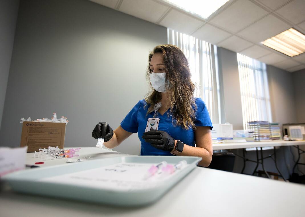 Tennessee, Hamilton County expand COVID-19 vaccine eligibility to teachers, ages 65 and up starting next week - Chattanooga Times Free Press