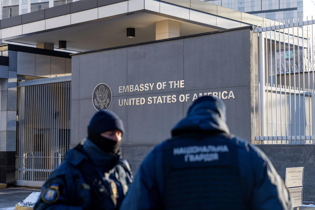 US shuts Kyiv embassy citing strike threat after Ukraine fires ATACMS at Russia - Yahoo! Voices