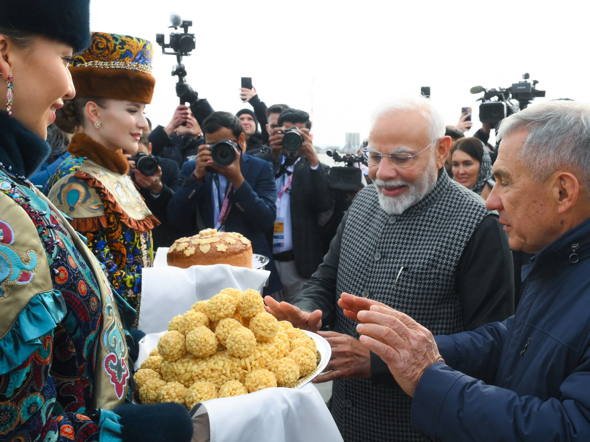 Russiaâs Putin welcomes world leaders for three-day BRICS summit - Al Jazeera English