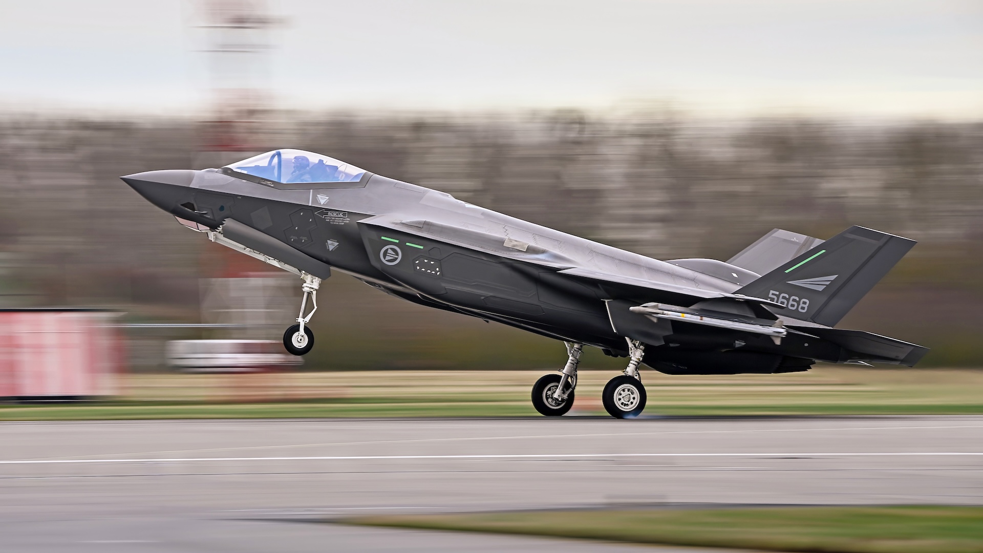 Norwegian F-35s Scrambled In Poland During Russian Missile Strikes On Ukraine - The War Zone